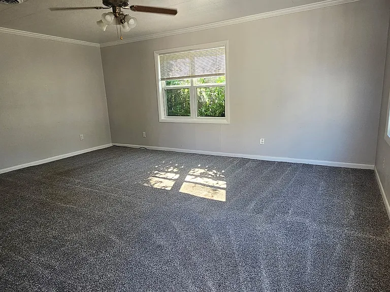 531 W Ash St — Photo 3