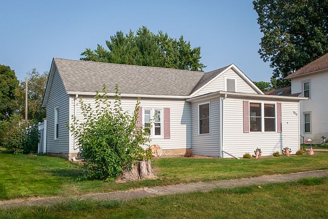 1st image of 806 Douglas Ave