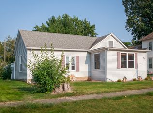 806 Douglas Ave, Ashton, IL 61006