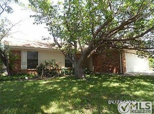 612 Canyon Dr, Saginaw, TX 76179