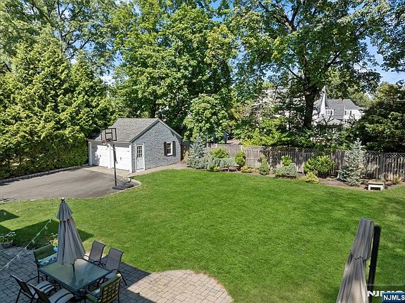 5th image of 429 Fairway Rd