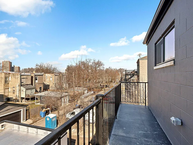4224 S Langley Ave #2 — Photo 20