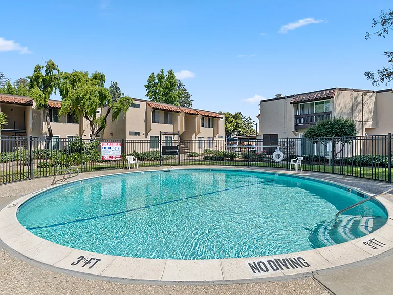 975 Murrieta Blvd #5 — Photo 32