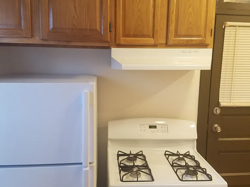 Stove / Refrigerator