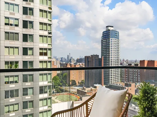 20 Rockwell Pl, Brooklyn, NY
