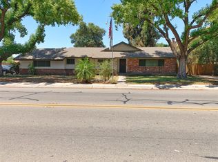 367 N Chinowth St, Visalia, CA 93291