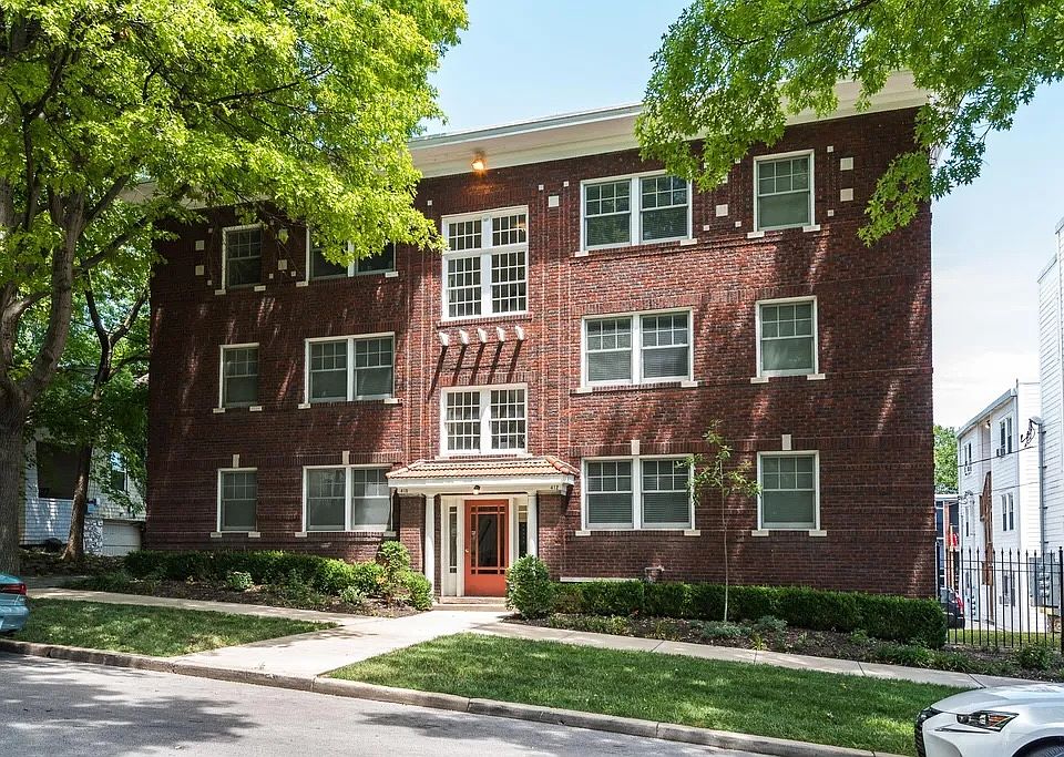 1st image of 410 E 41st St APT 1W