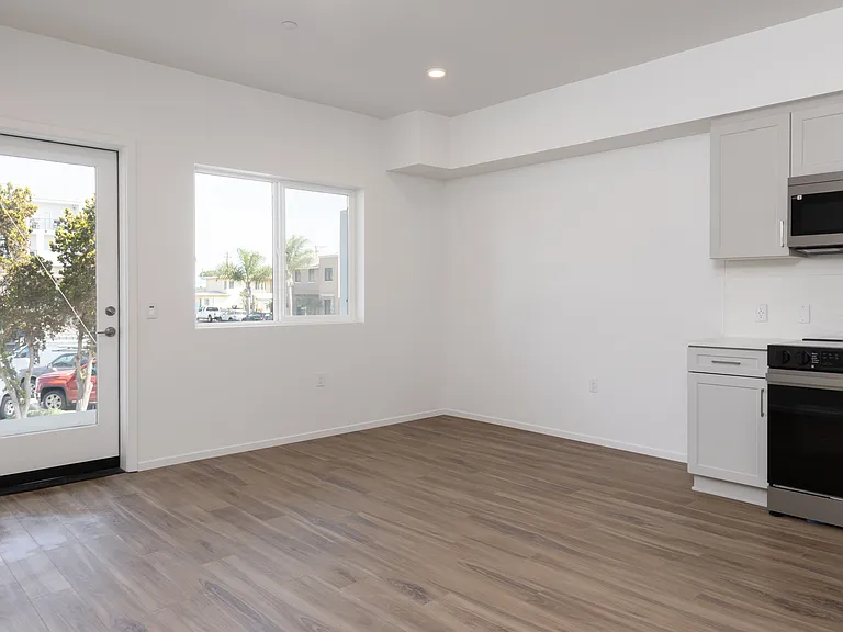 Backhouse Apartments — Photo 11