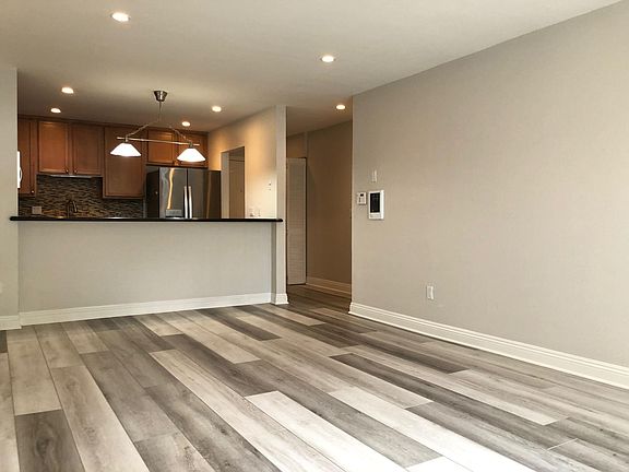 3rd image of 3030 Suncrest Dr Unit 403