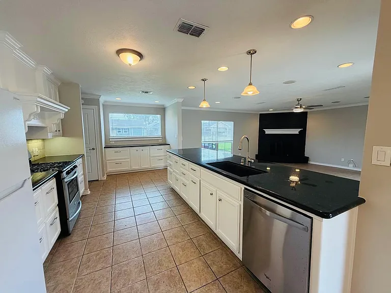 5080 Browning Dr — Photo 5