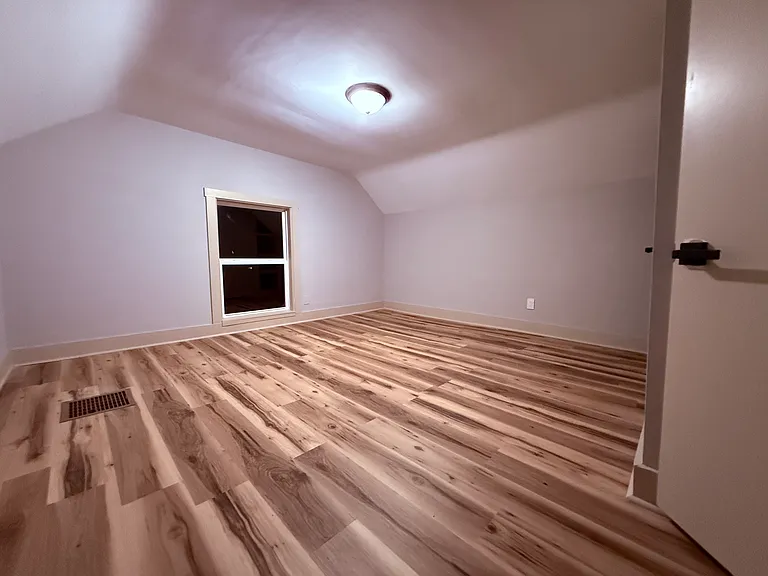 132 S Cedar Ave — Photo 7