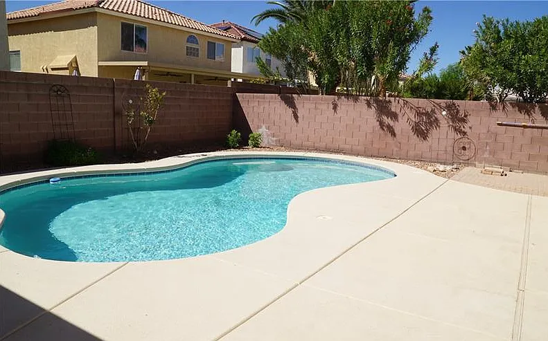 5 bed, 2742 sqft, $2,750 — Photo 3