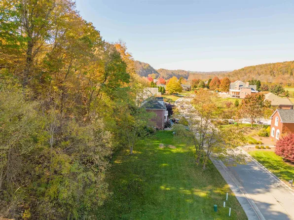 8327 Sawgrass Way, Radford, VA 24141