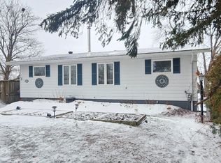 1909 Woods Bay Rd, Severn, ON L3V0V7