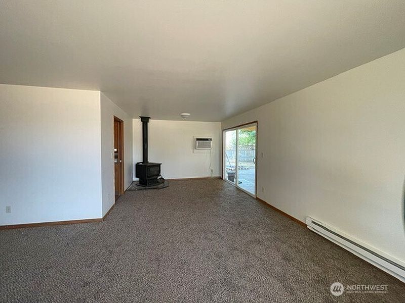 3rd image of 511 Castle Dr Street