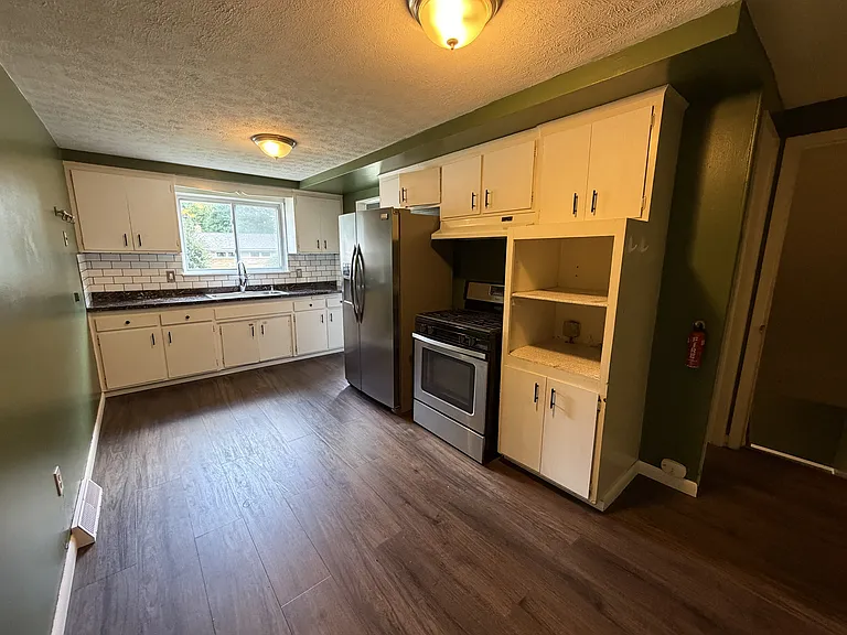 9406 Independence Blvd — Photo 2