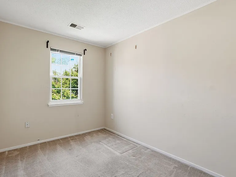 2391 Hunters Square Ct — Photo 19