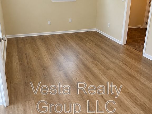 4th image of 93 Forest Rd