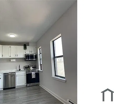 4 bed, $2,150 — Photo 2