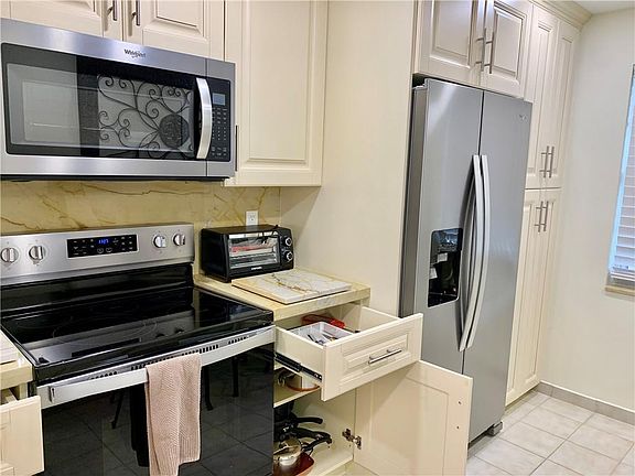 3rd image of 3503 Oaks Way #505