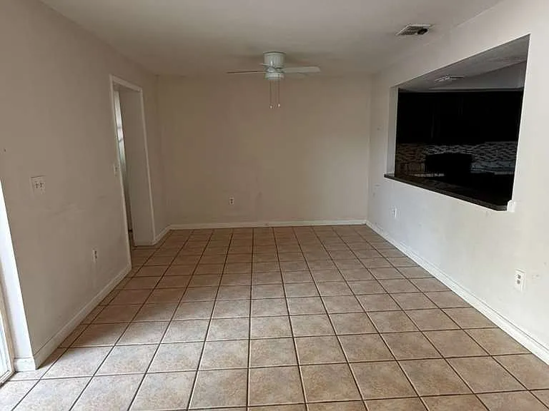 1135 Grove St — Photo 9