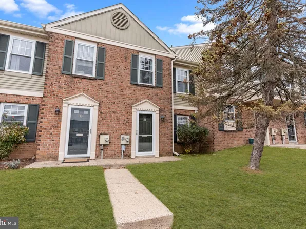 18 Yorktown Ct, Blue Bell, PA 19422
