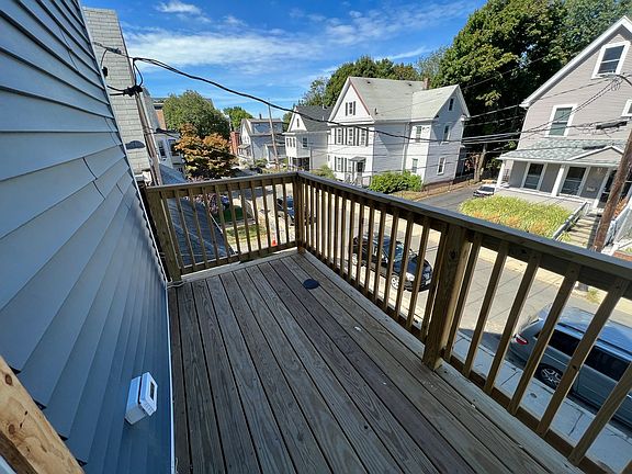 4th image of 29 Alpine St #2