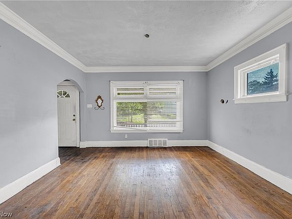 4th image of 4086 E 141st St
