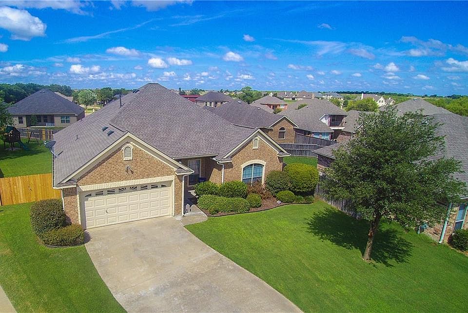 1st image of 909 Oakmont Dr