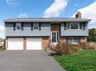 118 Hummingbird Dr, Berlin, CT 06037