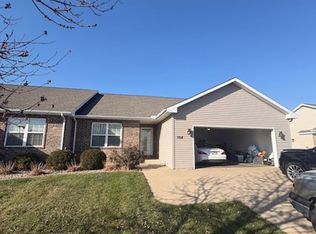 708 Dallas Rd, Washington, IL 61571