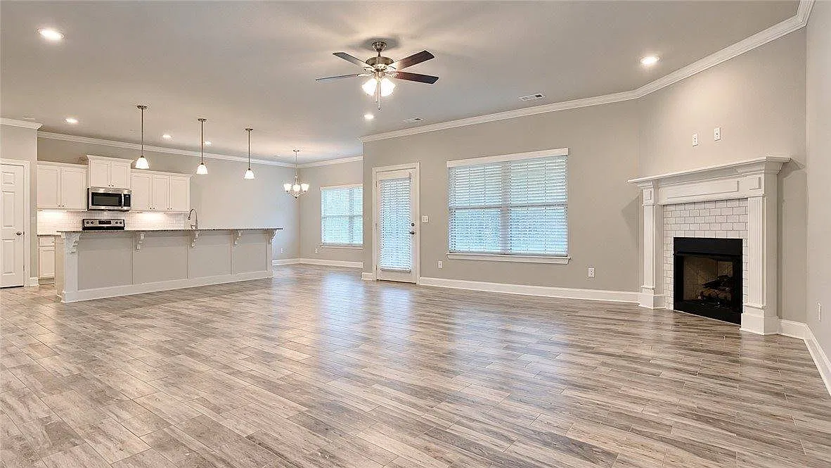 3 bed, 1800 sqft, $1,725 — Photo 2