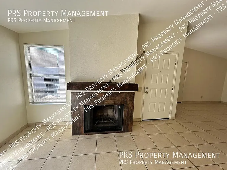 1762 W Colt Rd — Photo 6
