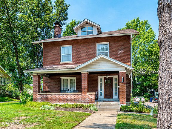 2nd image of 1010 Moreau Dr