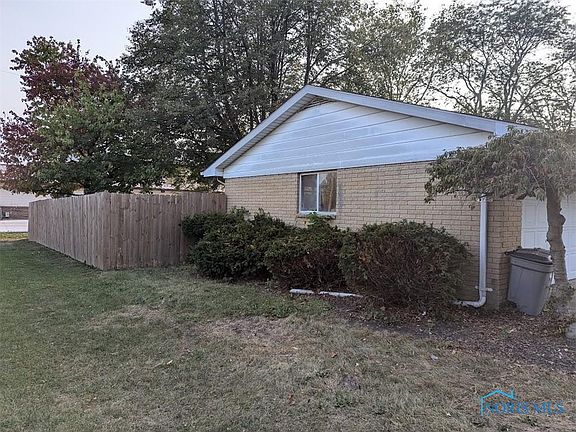 4th image of 854 Highland Dr