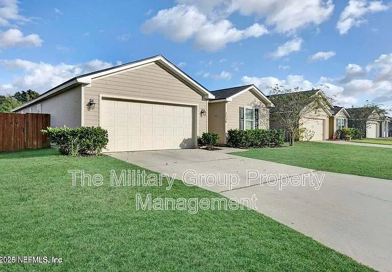 3538 Martin Lakes Dr — Photo 2
