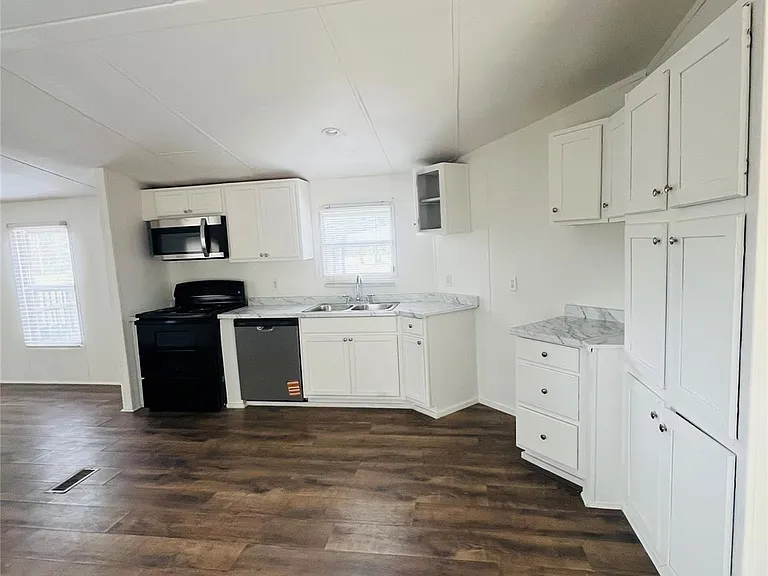 395 Pashun Ln — Photo 9