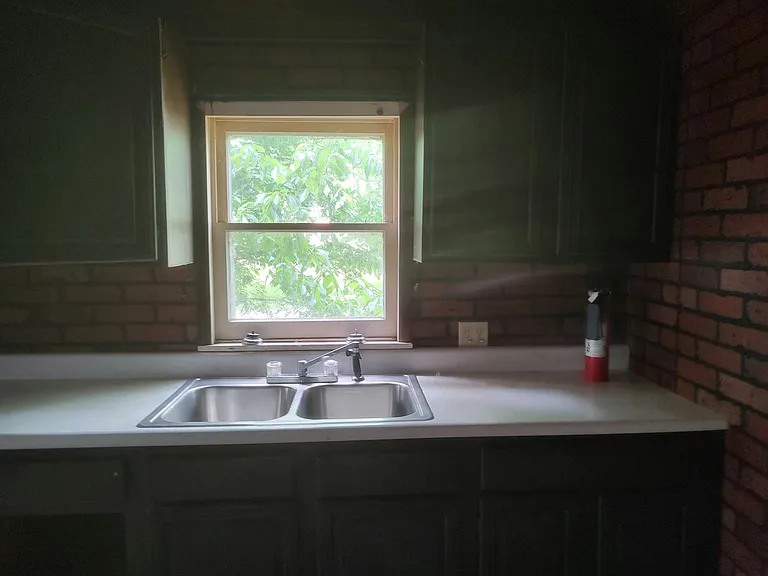 909 Fairland St — Photo 11