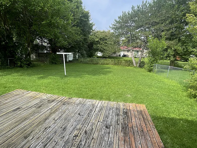 3071 N Center Rd — Photo 13