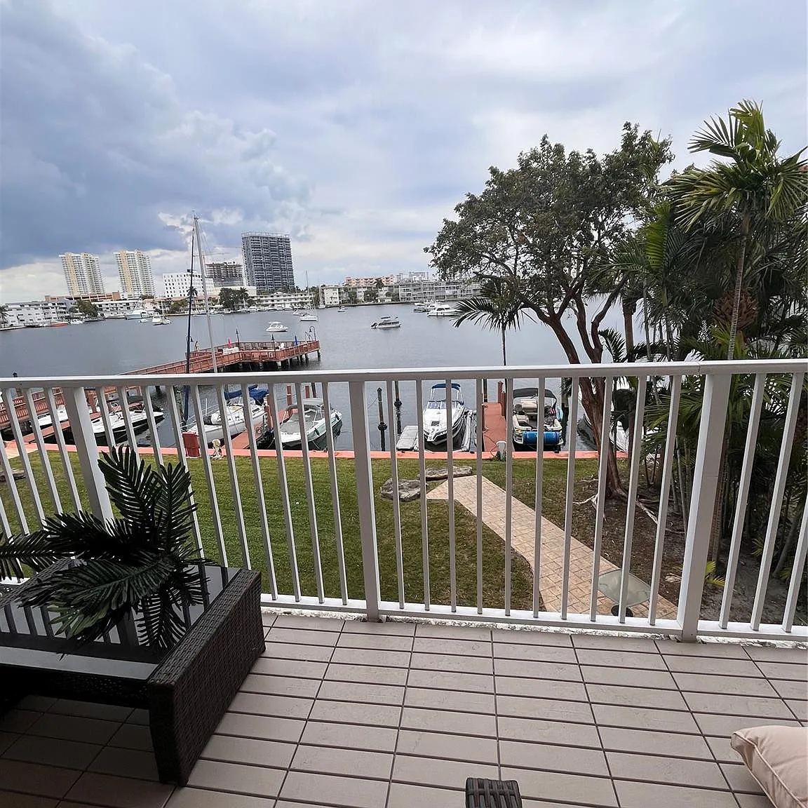 400 Golden Isles Dr — Photo 1