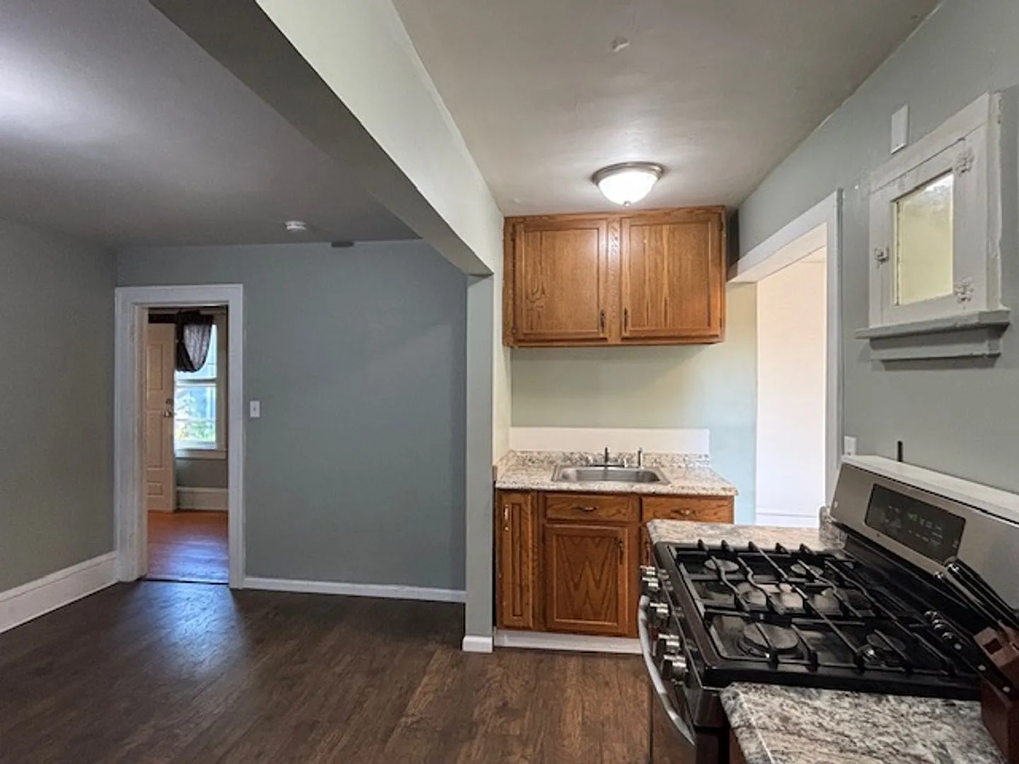 726 Wilson Ave — Photo 4