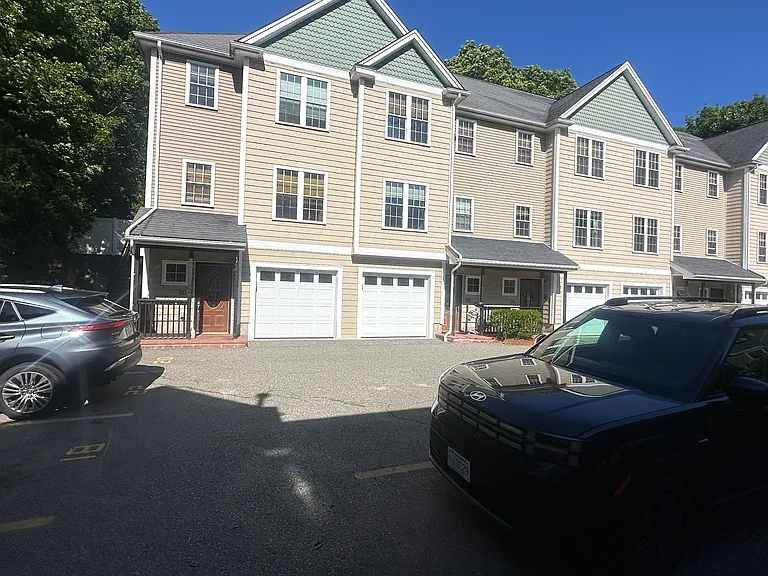 8 Grant St #20 — Photo 1