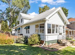 207 W Carroll St, Portage, WI 53901