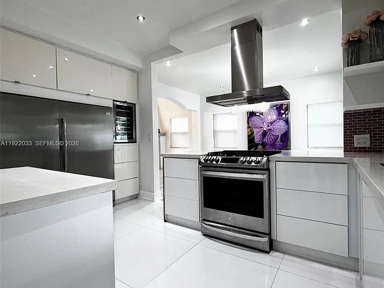 3470 Sheridan Ave — Photo 11