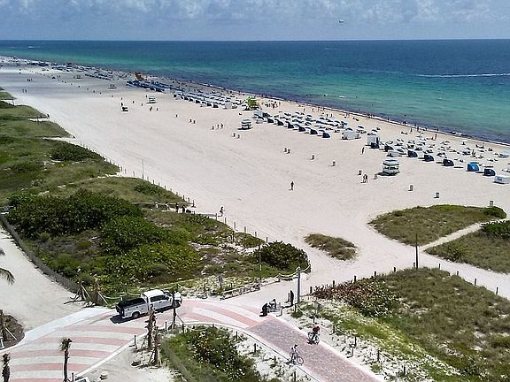 4th image of 465 Ocean Dr APT 1115