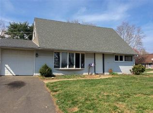 63 Trellis Rd, Levittown, PA 19056