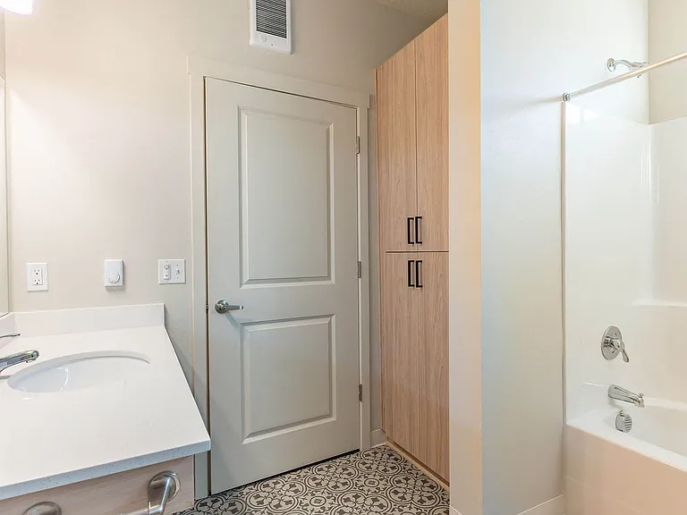 Woodburn Place Apartment Homes — Photo 44