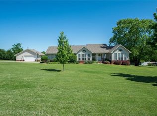 2060 Albright Rd, Springdale, AR 72764