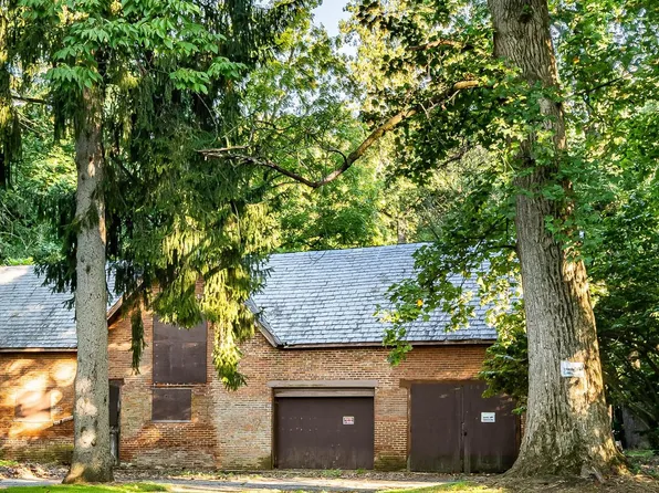 110 Gatehouse Dr, Kennett Square, PA 19348