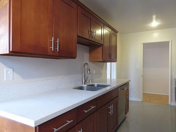 5th image of 9924 Durant Dr